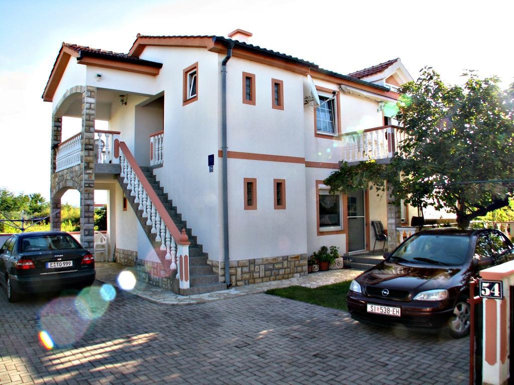 Apartments Galic Nin Exterior foto