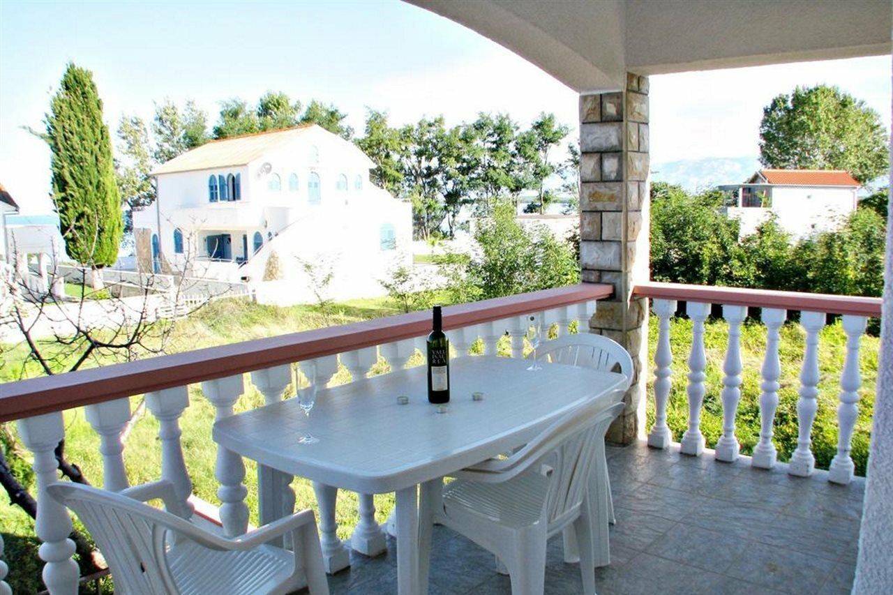 Apartments Galic Nin Exterior foto